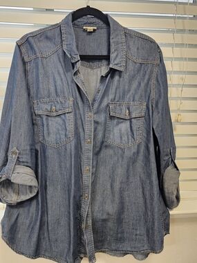 a.n.a Chambray Button-Up Shirt in Light Blue